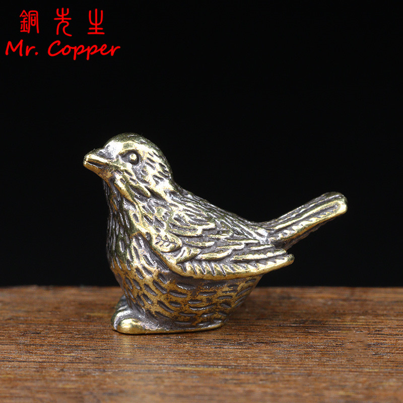 Desk Setup Retro - Kleine Sparrow Statue Metall Messing Tee